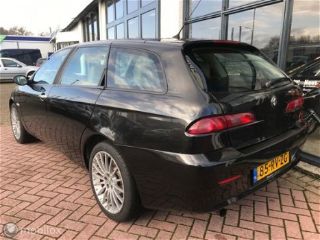 Alfa Romeo 156 Sportwagon - 1.8 T.Spark Distinctive+LEER+SCHUIFDAK+VERW.STOELEN - 1