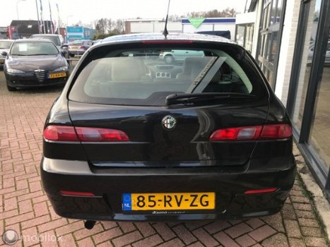 Alfa Romeo 156 Sportwagon - 1.8 T.Spark Distinctive+LEER+SCHUIFDAK+VERW.STOELEN - 1