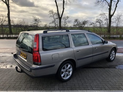 Volvo V70 - 2.4 D Edition II - 1