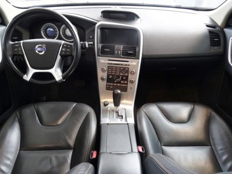 Volvo XC60 - D5 Momentum AWD Aut. | Leer | 18'' | Navi - 1