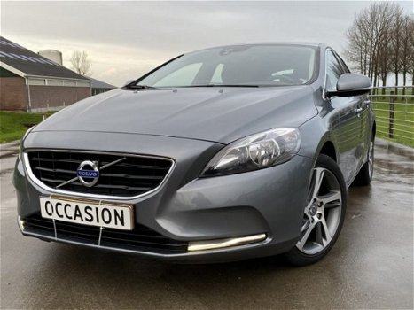 Volvo V40 - 1.6 T2 Summum - Navi - Clima - Dealer oh - Trekhaak - 120PK - 17