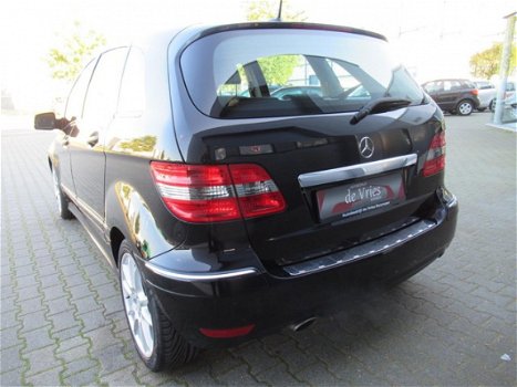 Mercedes-Benz B-klasse - 180 BlueEFFICIENCY / Pdc / Stoelverw. / Airco / Sport pakket / Pdc / Lmv - 1