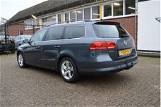 Volkswagen Passat Variant - 1.6 TDI BM Exec.Ed. Park.Ast. / Clima / Navi / Blanke dakrails / Pdc