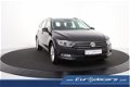 Volkswagen Passat Variant - 1.6 TDI BlueMotion *Navigatie*Camera*Trekhaak - 1 - Thumbnail