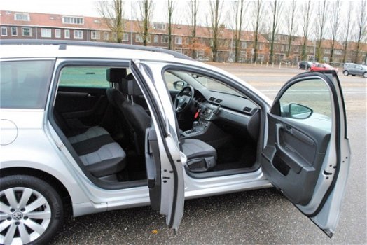 Volkswagen Passat Variant - 2.0 TDI R-line Executive Edition BlueMotion LUXE VOL OPTIES - 1