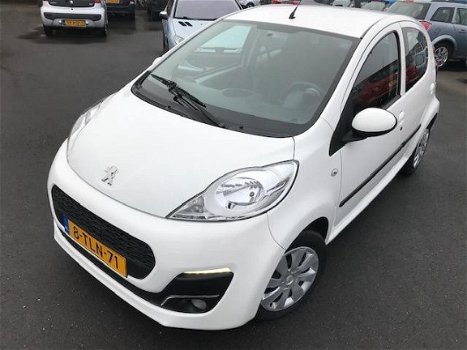 Peugeot 107 - 1.0 Active 5DRS. AC, CV+A, ER. 2014 84dkm.+NAP 5350.- euro - 1