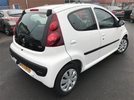 Peugeot 107 - 1.0 Active 5DRS. AC, CV+A, ER. 2014 84dkm.+NAP 5350.- euro - 1