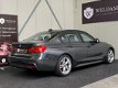 BMW 3-serie - 320d High Executive M-Pakket Xenon Rijklaar Nieuw Apk - 1 - Thumbnail