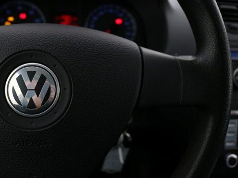 Volkswagen Caddy - Rolstoelauto . Lier & knielsysteem - 1
