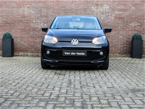 Volkswagen Up! - 1.0 high up BlueMotion 60PK Navigatie 'Maps&more', Airco, PDC achter - 1