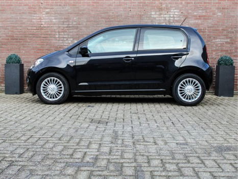 Volkswagen Up! - 1.0 high up BlueMotion 60PK Navigatie 'Maps&more', Airco, PDC achter - 1