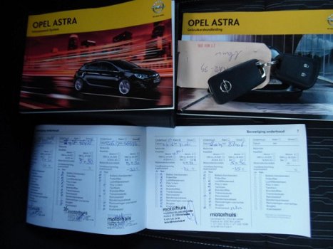 Opel Astra - 1.4 Turbo Business + Airco Navigatie Licht metalen velgen Cruise controle - 1