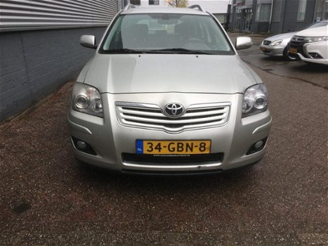 Toyota Avensis Wagon - 2.0 D-4D-F Luna Clima / Trekhaak / LM / APK 5-2020 - 1