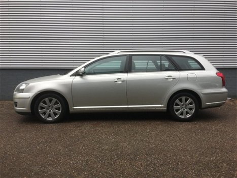 Toyota Avensis Wagon - 2.0 D-4D-F Luna Clima / Trekhaak / LM / APK 5-2020 - 1