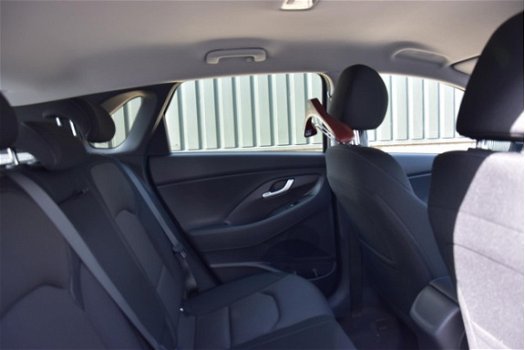 Hyundai i30 - First Edition 1.0 T-GDI 120PK | Navigatie | LED | Lichtmetaal - 1