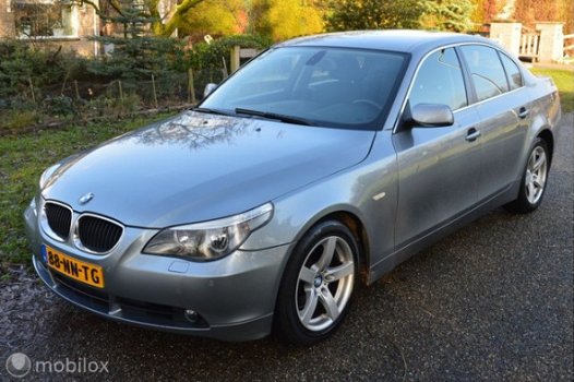 BMW 5-serie - 520i Executive Automaat / NAP / Navi /NIEUWSTAAT - 1