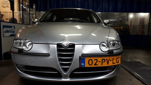 Alfa Romeo 147 - 1.9 JTD Distinctive - 1