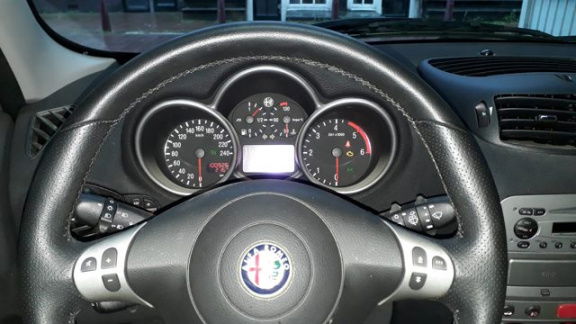 Alfa Romeo 147 - 1.9 JTD Distinctive - 1