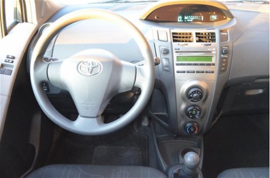 Toyota Yaris - 1.0 VVTi Cool 5-deurs / Airco / Electrische ramen voor / Centrale deurvergrendeling - 1