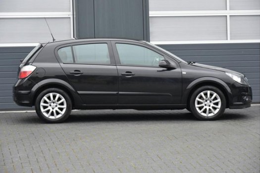 Opel Astra - 1.4 Essentia Airco 5 Deurs Nieuw Type - 1