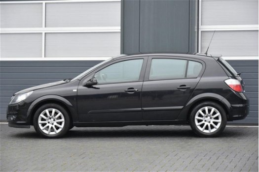 Opel Astra - 1.4 Essentia Airco 5 Deurs Nieuw Type - 1