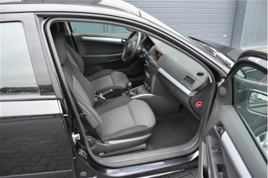 Opel Astra - 1.4 Essentia Airco 5 Deurs Nieuw Type - 1