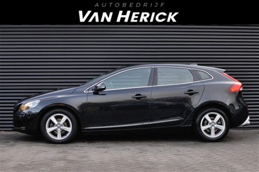 Volvo V40 - 1.6 D2 Summum / Navigatie / Clima / Nette staat - 1