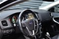 Volvo V40 - 1.6 D2 Summum / Navigatie / Clima / Nette staat - 1 - Thumbnail