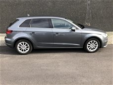 Audi A3 Sportback - 1.6 TDI Attraction Pro Line Lichte schade