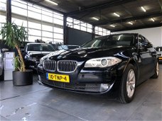 BMW 5-serie - 520i 2.0 184 PK TWINTURBO AUT GROOT SCHERM NL AUTO