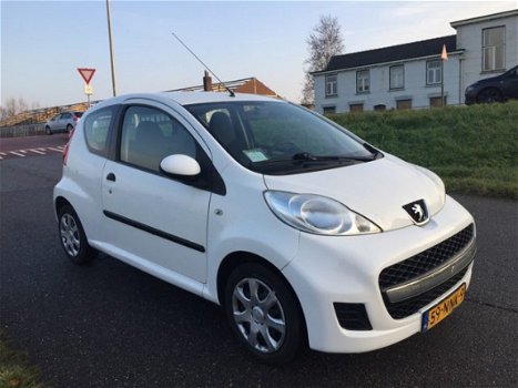 Peugeot 107 - 1.0-12V XR - 1