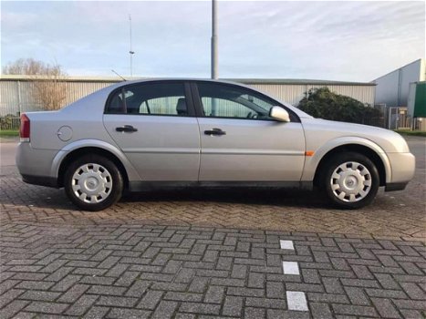 Opel Vectra - 1.8-16V Essentia - 1