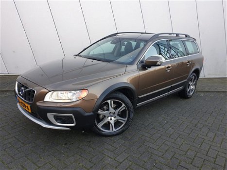 Volvo XC70 - 2.4 D5 Summum I LEDEREN BEKLEDING I CROSS UITVOERING I - 1