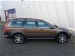 Volvo XC70 - 2.4 D5 Summum I LEDEREN BEKLEDING I CROSS UITVOERING I - 1 - Thumbnail