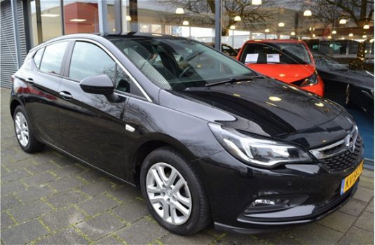 Opel Astra - 1.0 Business+ | Airco | Navi | R-link | Parkeersensoren | Cruise | - 1