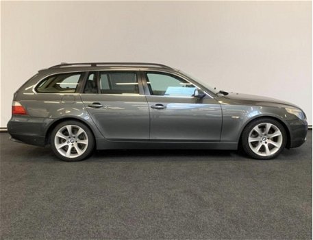 BMW 5-serie Touring - 525i Executive Youngtimer, PANO-DAK, High Executive, aankoopkeuring toegestaan - 1