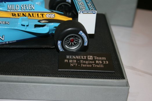 Renault F-1 Team Jarno Trulli 1/18 - 3