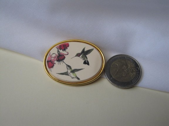 Broche Barlow ivoorkleurig geëtste handbeschilderde kolibri 4.3x3.3 cm - Afbeelding 4