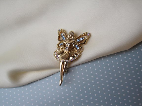 Broche Monet goudkleurige Elfje Fairy met blauw aurora kristal rijnsteentjes 5.3x3.1 cm - Afbeelding 7
