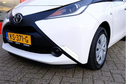 Toyota Aygo - 1.0 VVT-i x-now 5-Deurs Airco - 1