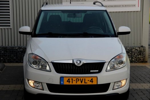 Skoda Fabia Combi - 1.2 TDI Greenline Clima Navi Cruise PDC Telefoon LMV Trekhaak Zeer nette - 1