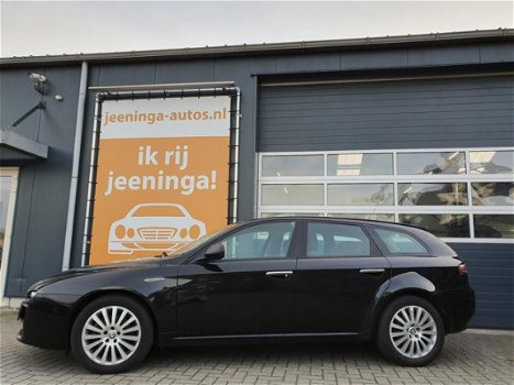 Alfa Romeo 159 Sportwagon - 1.9 JTD Business van de 1e Eigenaar met Climate & Cruise control - 1