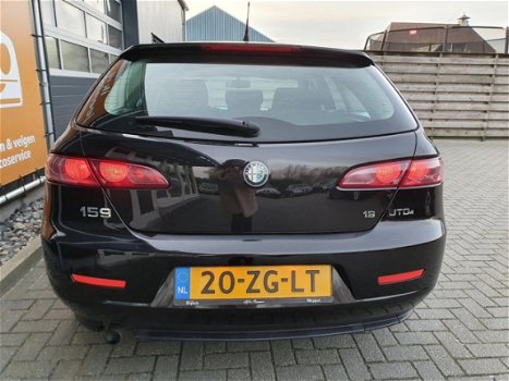 Alfa Romeo 159 Sportwagon - 1.9 JTD Business van de 1e Eigenaar met Climate & Cruise control - 1