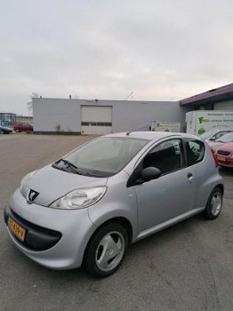 Peugeot 107 - 1.0-12V XR - 1