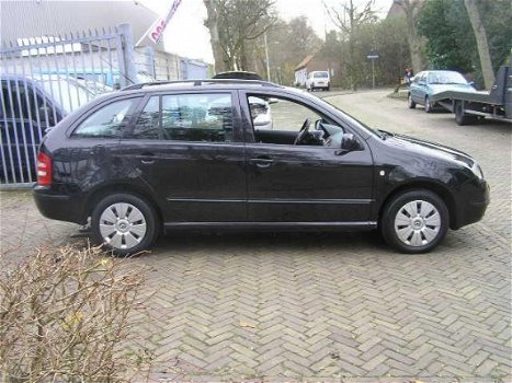 Skoda Fabia Combi - 1.4-16V Flash 2 eigenaar nap aut airco sturbekr apk - 1