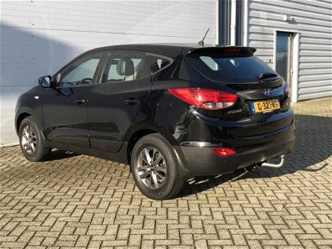 Hyundai ix35 - 1.6i RIJKLAAR trekhaak, airconditioning, cruise control, parkeersensoren achter, hand - 1