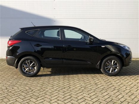 Hyundai ix35 - 1.6i RIJKLAAR trekhaak, airconditioning, cruise control, parkeersensoren achter, hand - 1