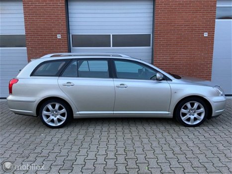 Toyota Avensis Wagon - 2.0 VVTi Executive - 1