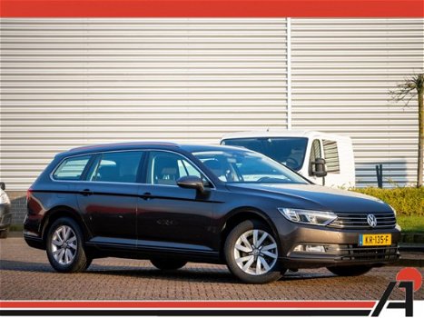 Volkswagen Passat Variant - 1.6 TDI Comfortline AUTOMAAT, Navi, Clima, Lmv - 1