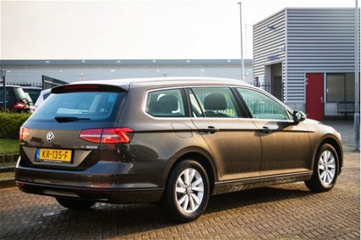 Volkswagen Passat Variant - 1.6 TDI Comfortline AUTOMAAT, Navi, Clima, Lmv - 1